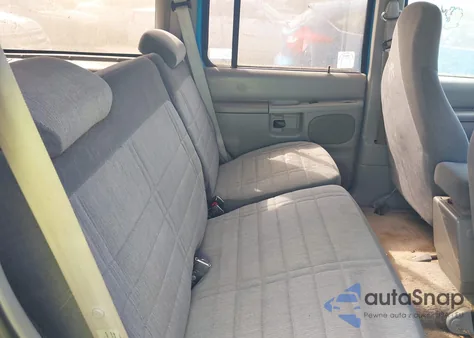 1996 Ford Explorer из США, поврежденный, VIN 1FMDU34X1TUC31299